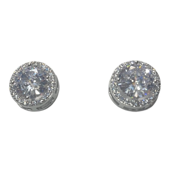 ⭕️ 3/$24 ⭕️ ‼️ONE PAIR LEFT‼️Crystal Zircon sparkly stud earrings / NWOT - Picture 3 of 3